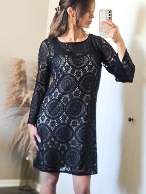 Black Lace Overlay Dress Lined Shift Cocktail Date Night Size M Feminine Sexy